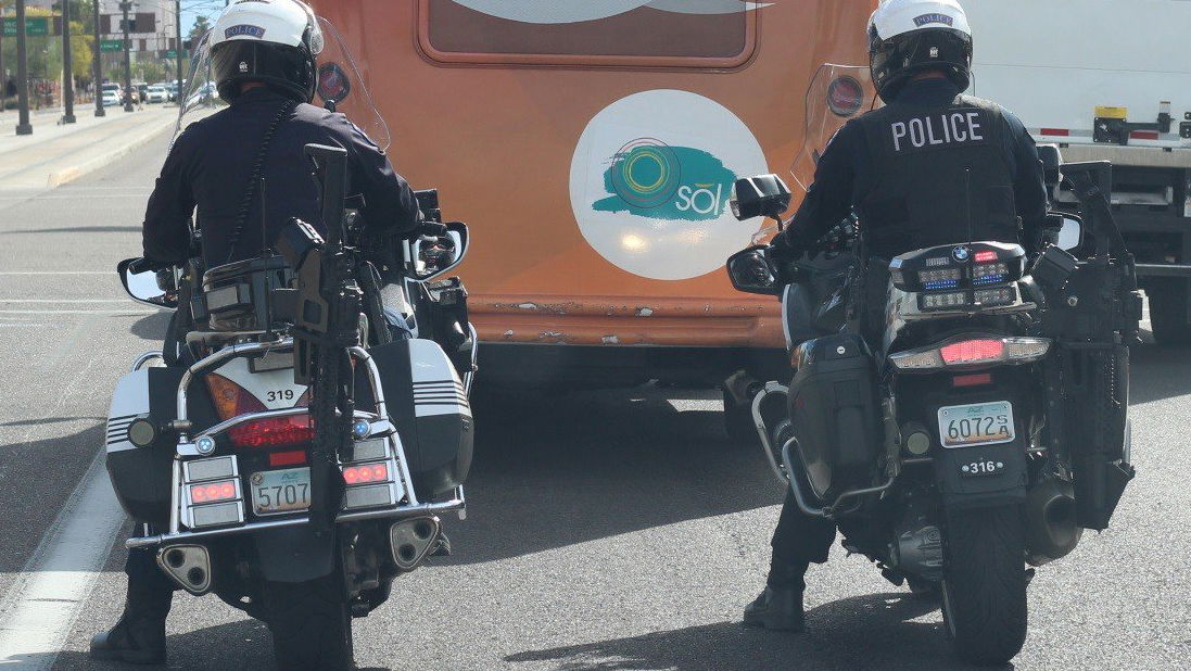 American cops equip Harleys with gun racks